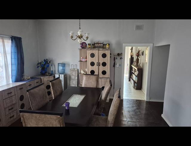 3 BEDROOM HOUSE FOR SALE IN BRENTHURST